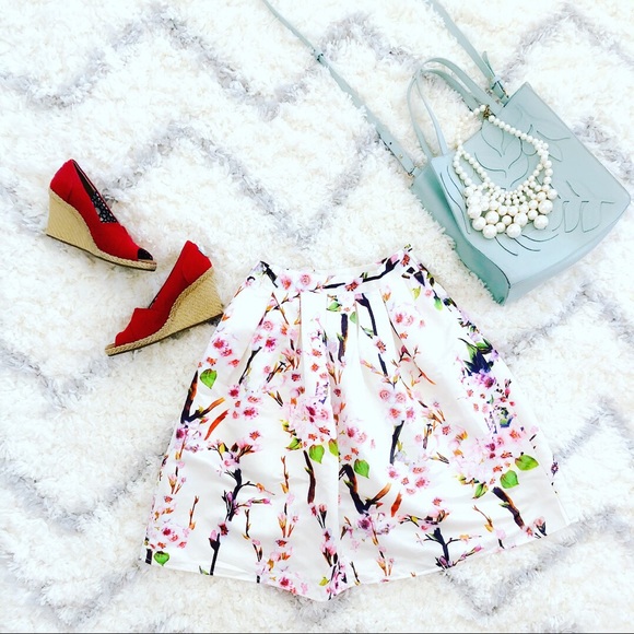 Meet your Posher, Rhea - Picture 5 of 7